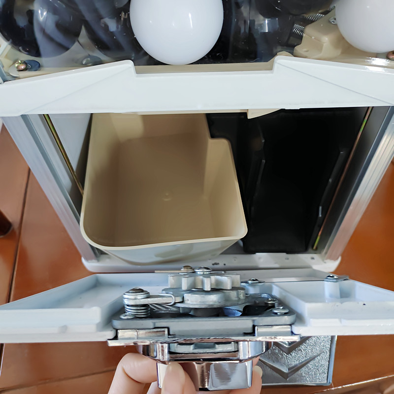 Coin-operated egg twister acti - огляд і ціна Arcade Ticket Machine
